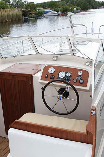 Steuerstand Motoryacht Passion 8.80 Sport