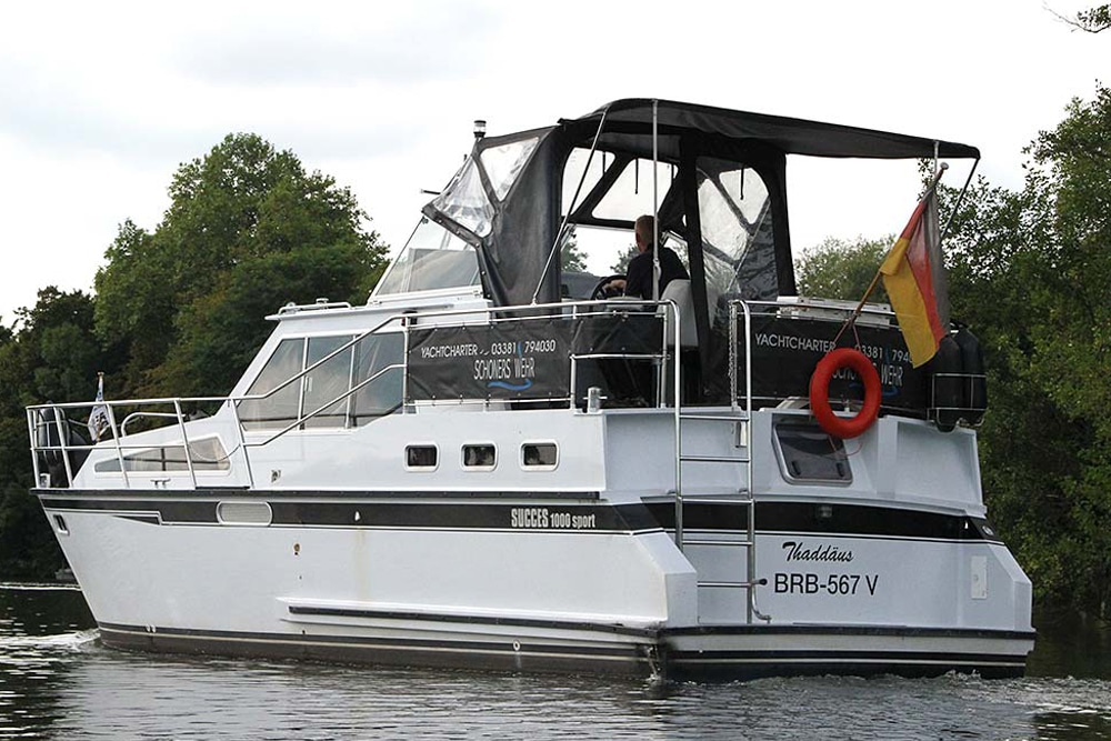 Heckansicht Succes 1000 Sport Motorboot