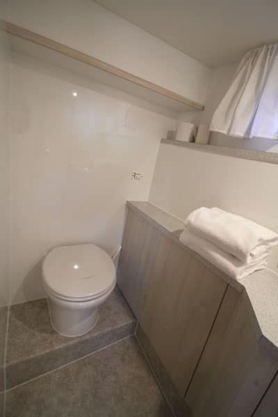 Toilette Motoryacht Concordia 102 AC