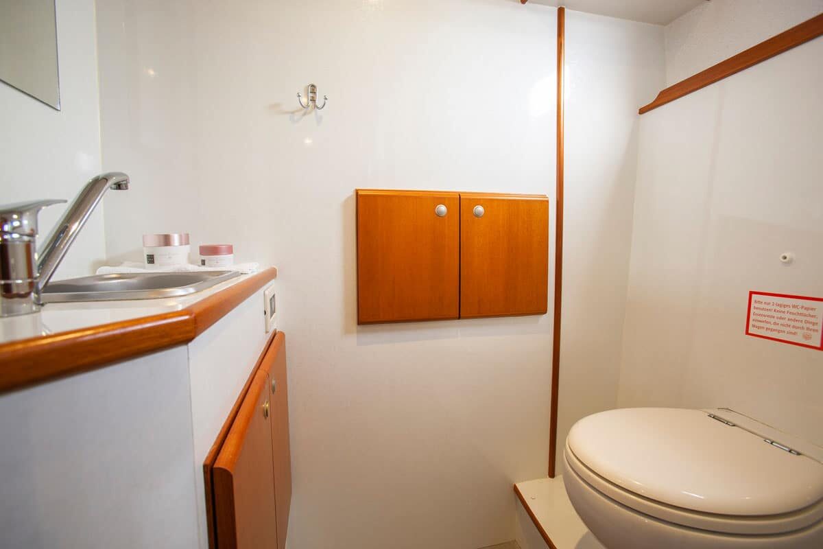 Toilette Motorboot Pedro Levanto 44