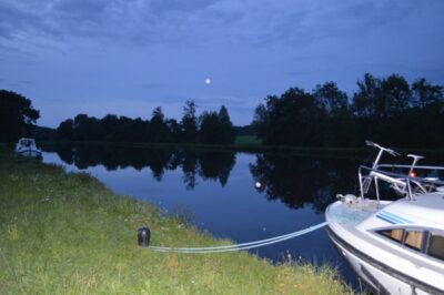 Übernachten am Ufer Nivernais