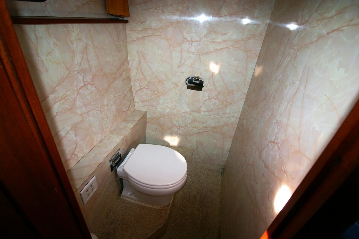 Toilette Motoryacht Valk Content 1300 Donau