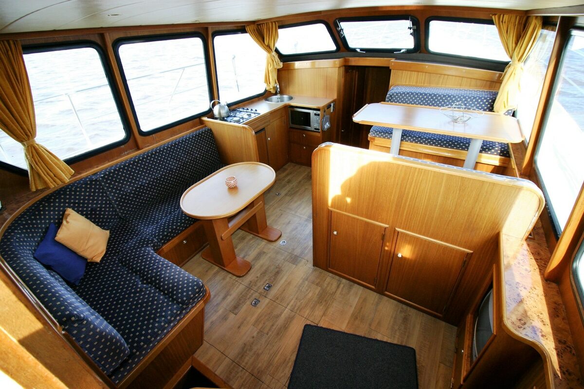 Wohnbereich Motoryacht Valk Content 1300 Donau