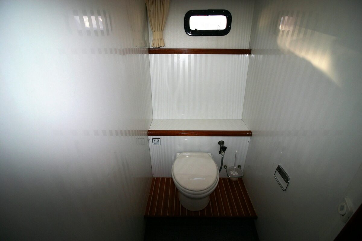 Toilette Motoryacht Valk Voyager 1450