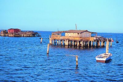 Lagune in Italien mit dem Boot bereisen