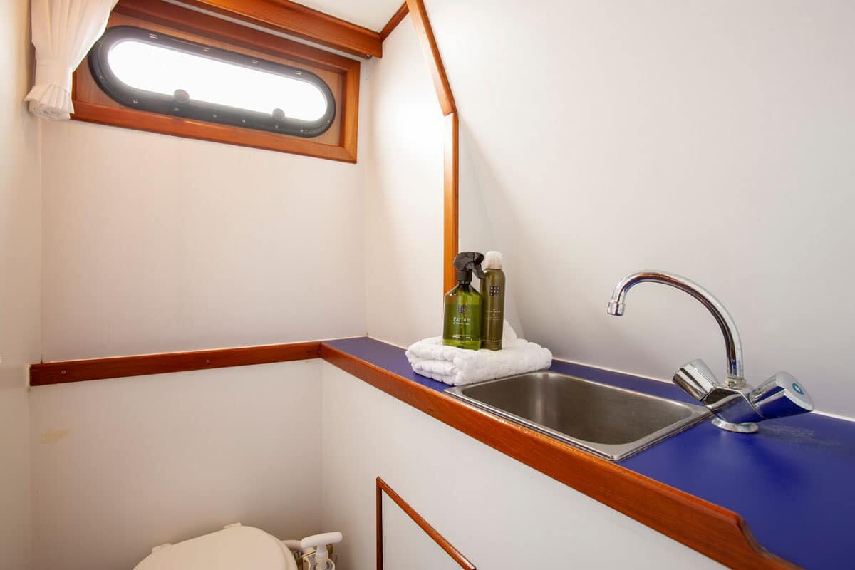 Waschbecken Motoryacht Irnzor 1070