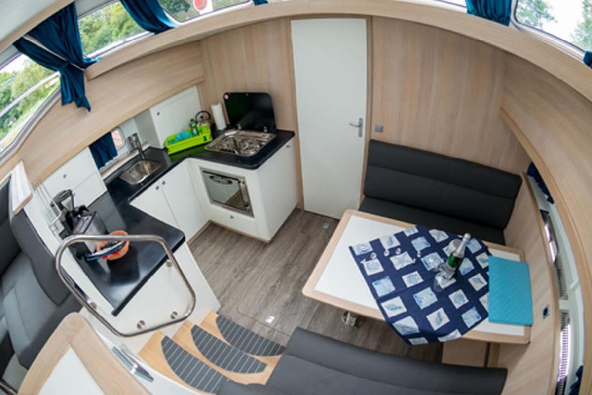 Impressionen Wohnbereich Motoryacht