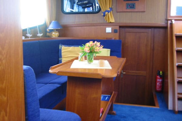 Wohnbereich Motorboot Venus