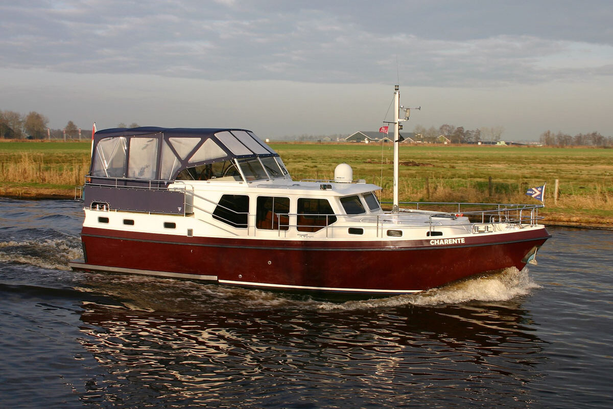 Motoryacht Privateer 37 Charente Holland