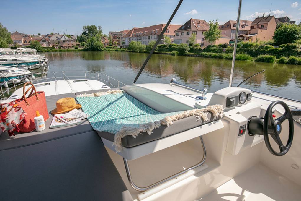 Sonnendeck mit Liegefläche Fly Reihe