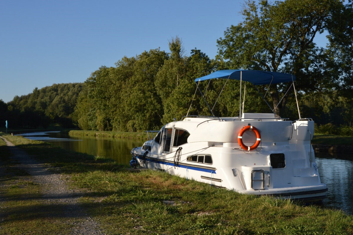 Heckansicht Boot Europa 500