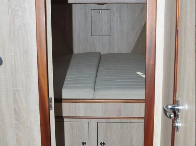 Blick in Bugkabine Motoryacht