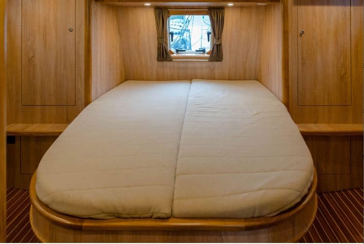 Doppelbett in Heckkabine Gruno 35