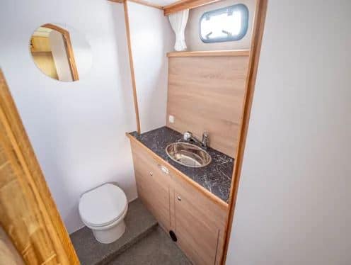 Waschbecken und Toilette Vacance Boot