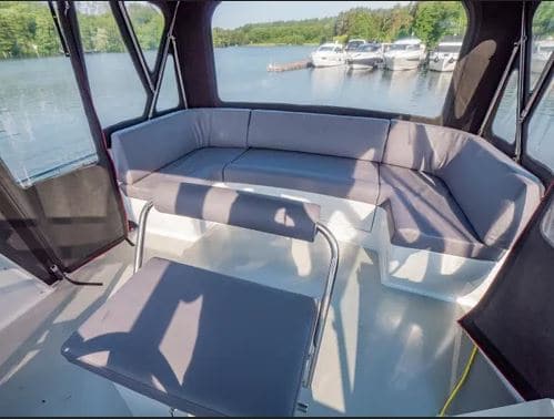Aussendeck mit Sitzecke Motoryacht Melanie