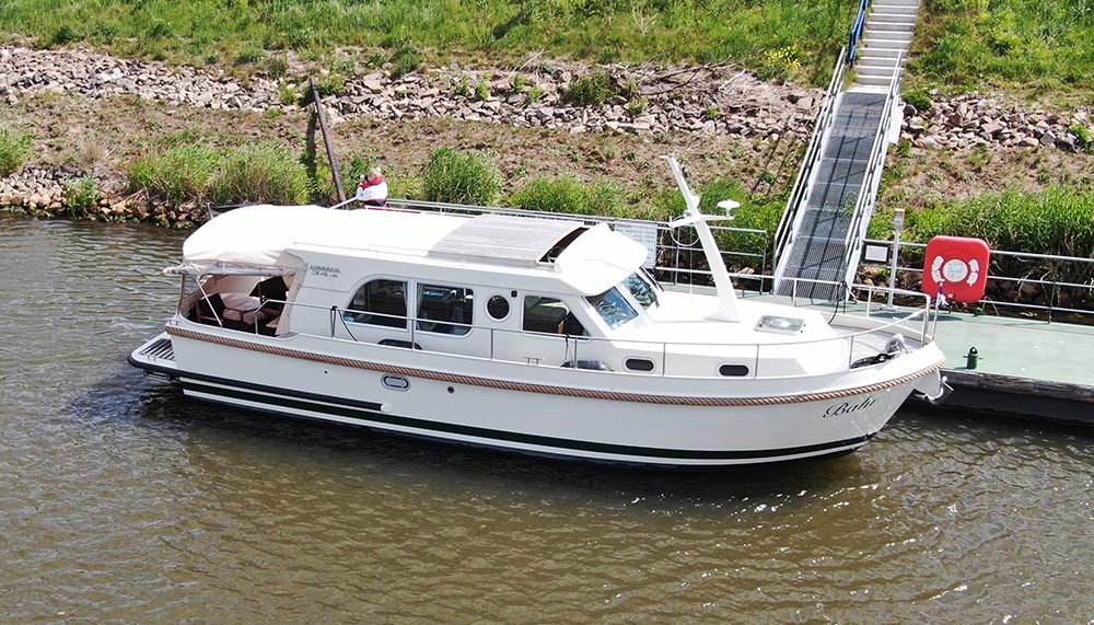 Boot Linssen 34.9 Sedan Balu am Ufer