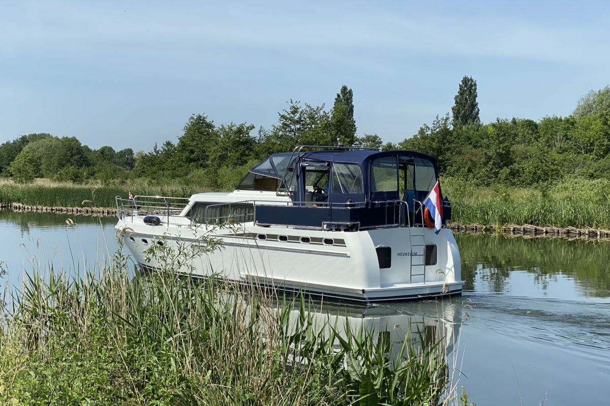 Motoryacht Atlas - Yachtcharter Huibers