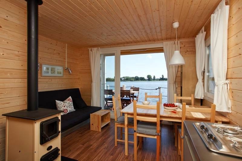 Wohnbereich Bungalowboot BunBo