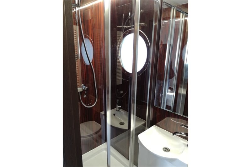 Dusche Bungalowboot Campi 300