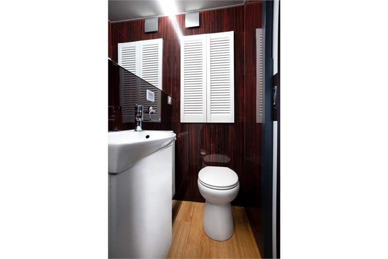 Toilette Bungalowboot Campi 300