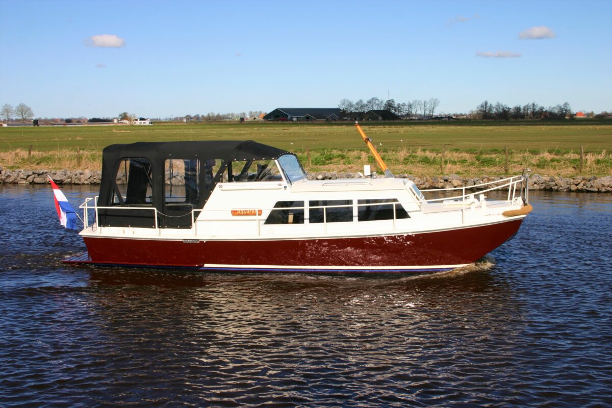 Motorboot Doerak 850 Aquarel - Yachtcharter Wetterwille