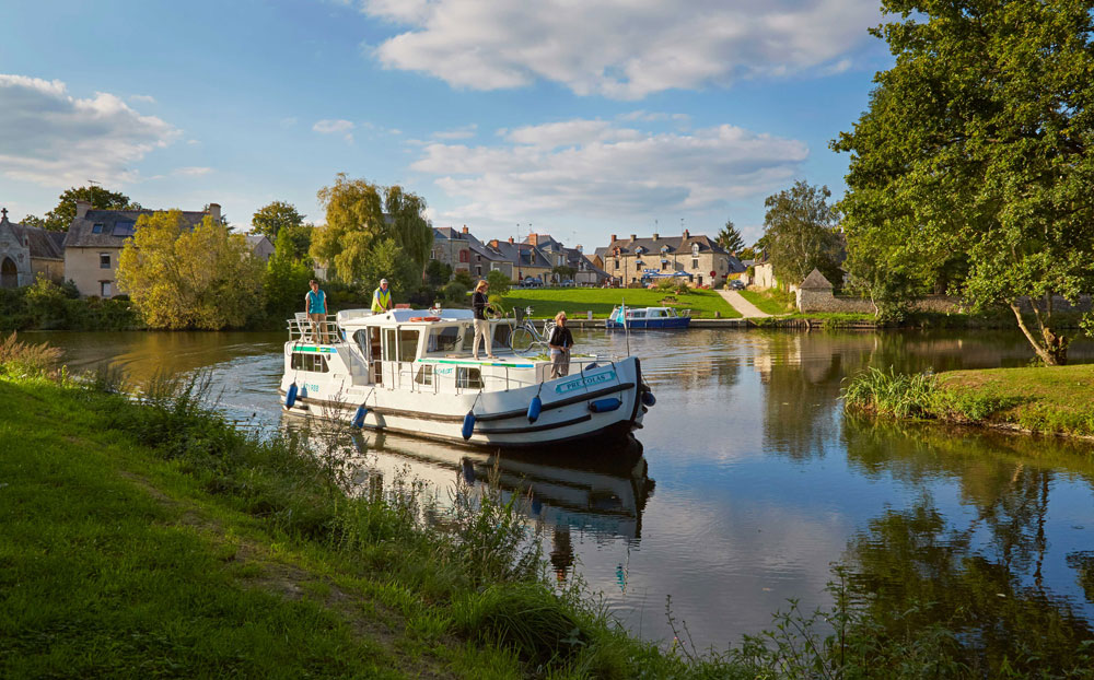 Penichette Hausboot in der Bretagne unterwegs