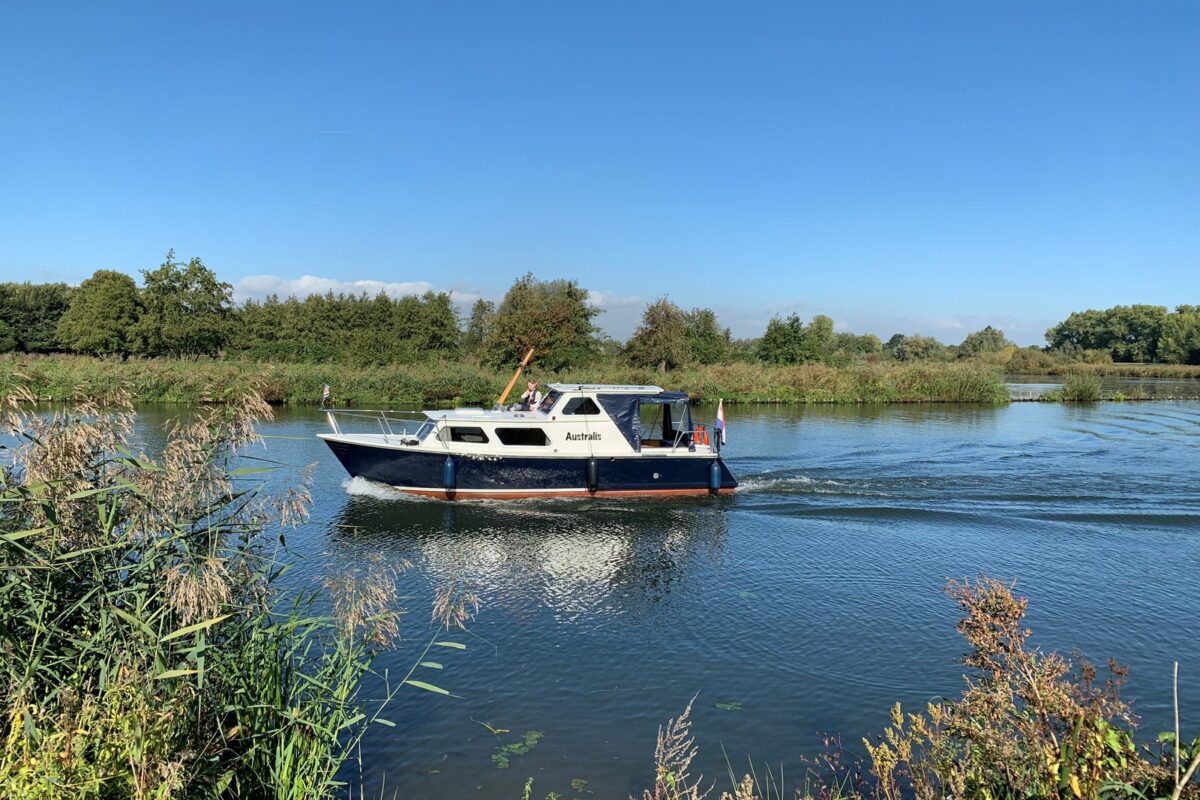 Motorboot Australis Südholland