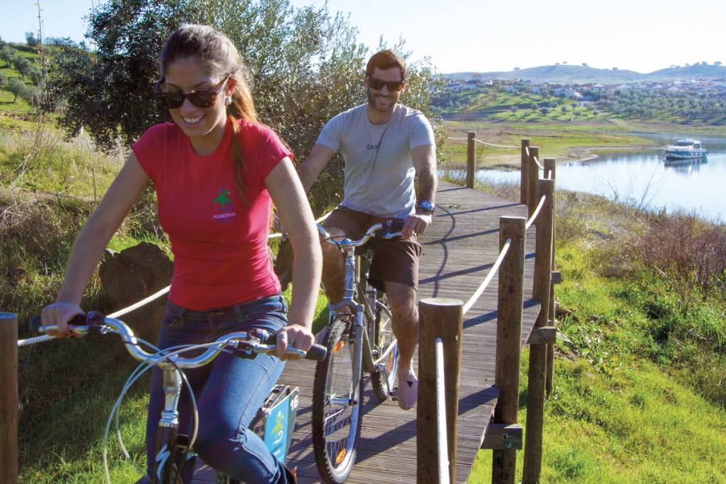 Ausflug mit dem Fahrrad in Portugal auf Hausboottour