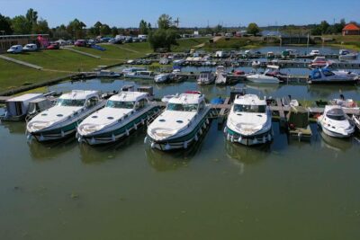 Hausboote von Nicols ab Kisköre