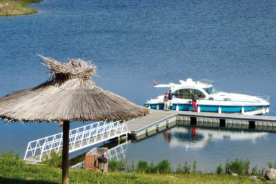 Steg für Hausboote am Lago Alqueva in Portugal