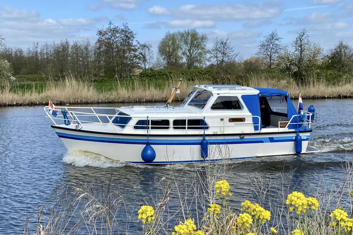 Hausboot Mimosa - Yachtcharter Huibers