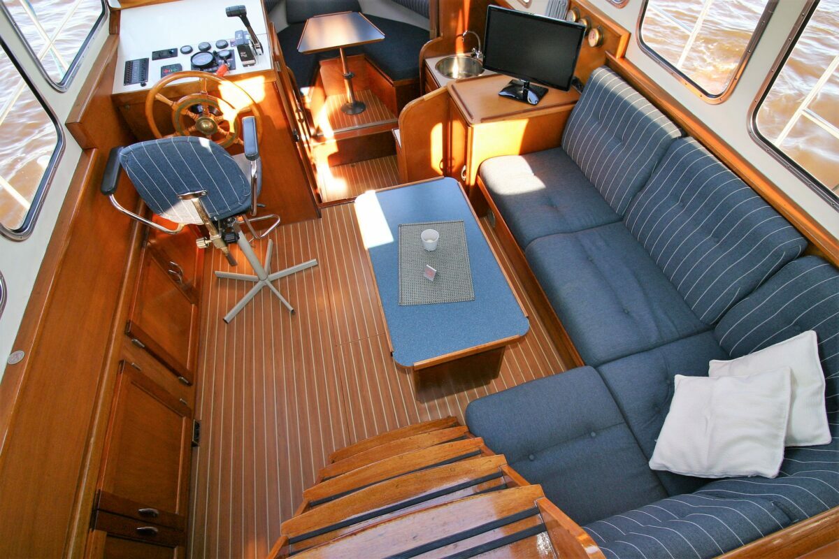 Salon Aquanaut 950 Motoryacht