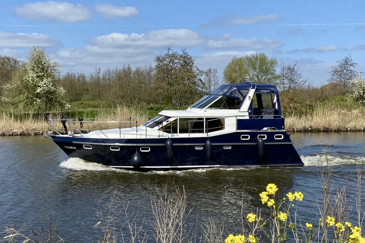 Motoryacht Tauris - Yachtcharter Huibers