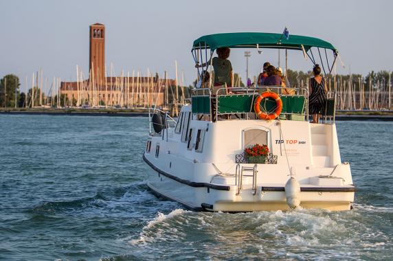 Heckansicht Hausboot Tip Top