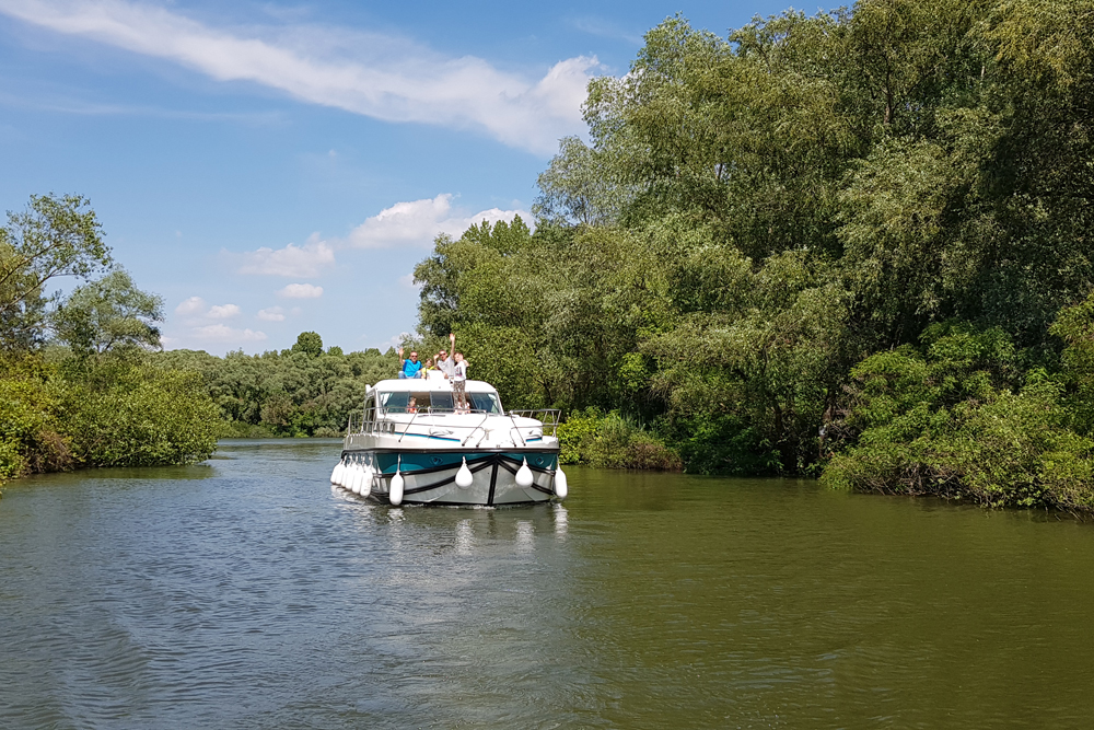Unterwegs mit dem Boot in Ungarn