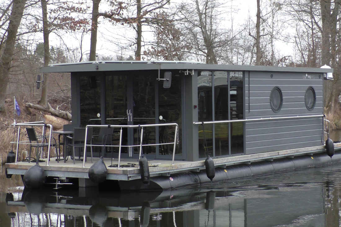 Hausboot Bungalow Benny und Jenny Lahnstein