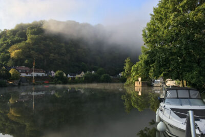 Morgennebel am Steg Lahn