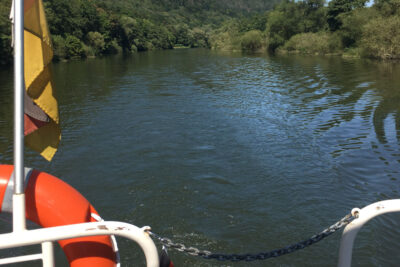 Ruhige Bootsfahrt auf der Lahn