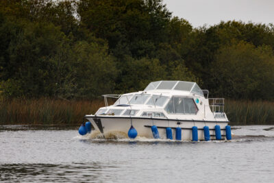 Wave Earl Hausboot Irland