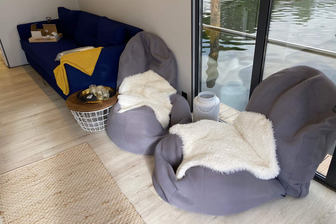 Beispiel Salon Belle Bungalowboot Apart EL