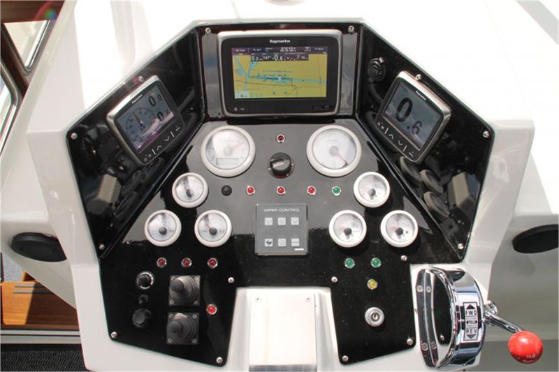 cockpit_kotterjacht_1070_elaine