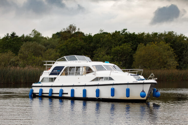 Seitenansicht Hausboot Kilkenny