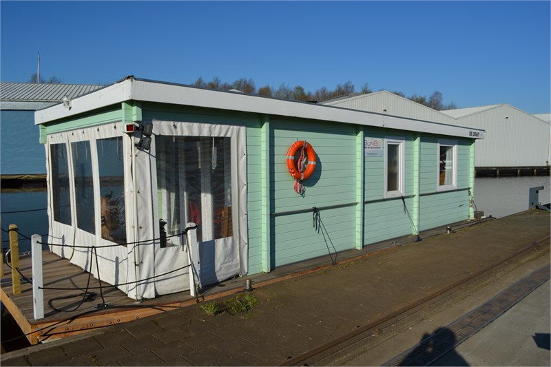 bunbo_am_steg_seitenansicht