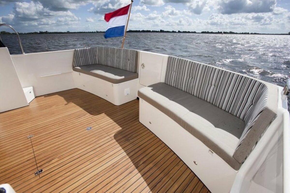 Hausboot-Neptunus-Heckterrasse