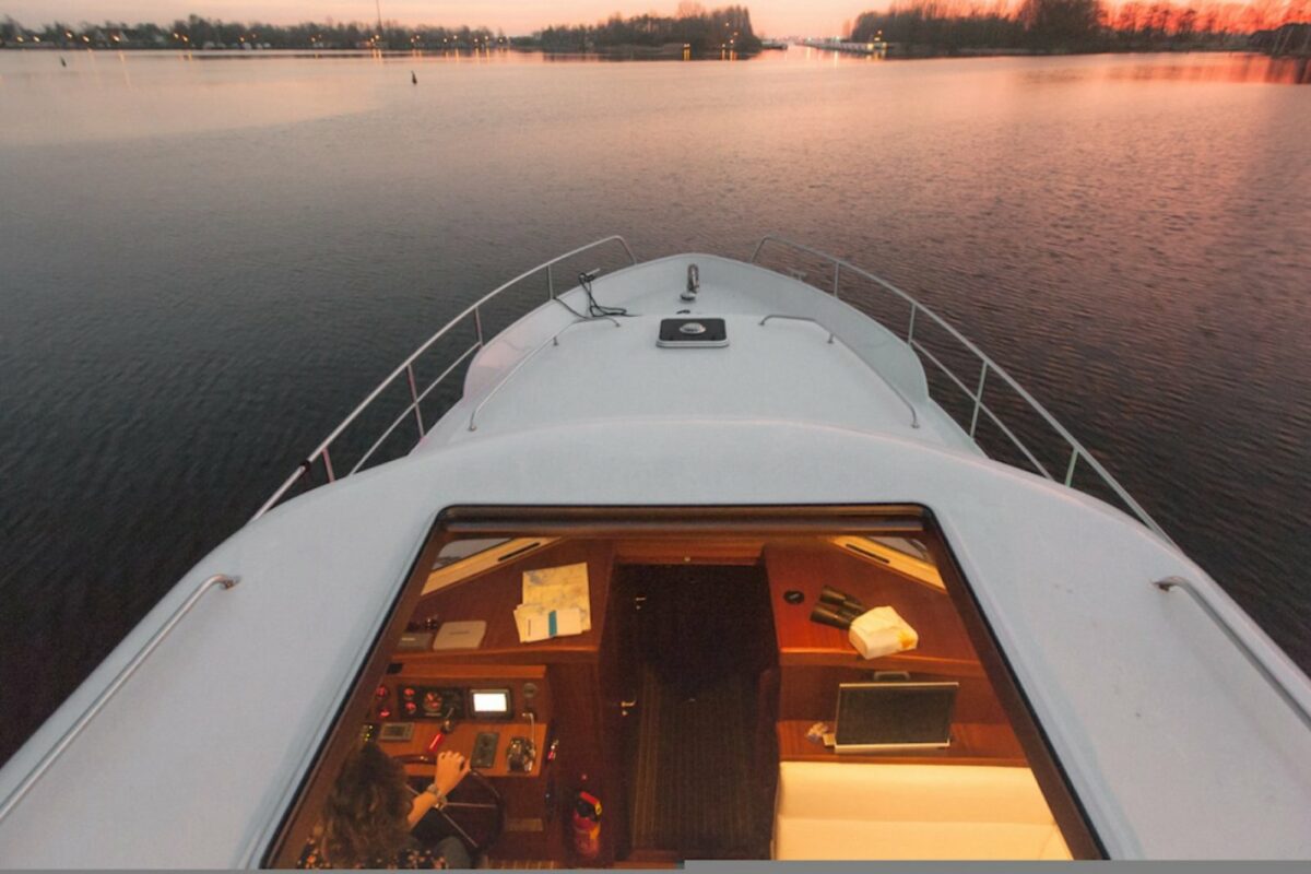 Hausboot-Neptunus-Schiebedach