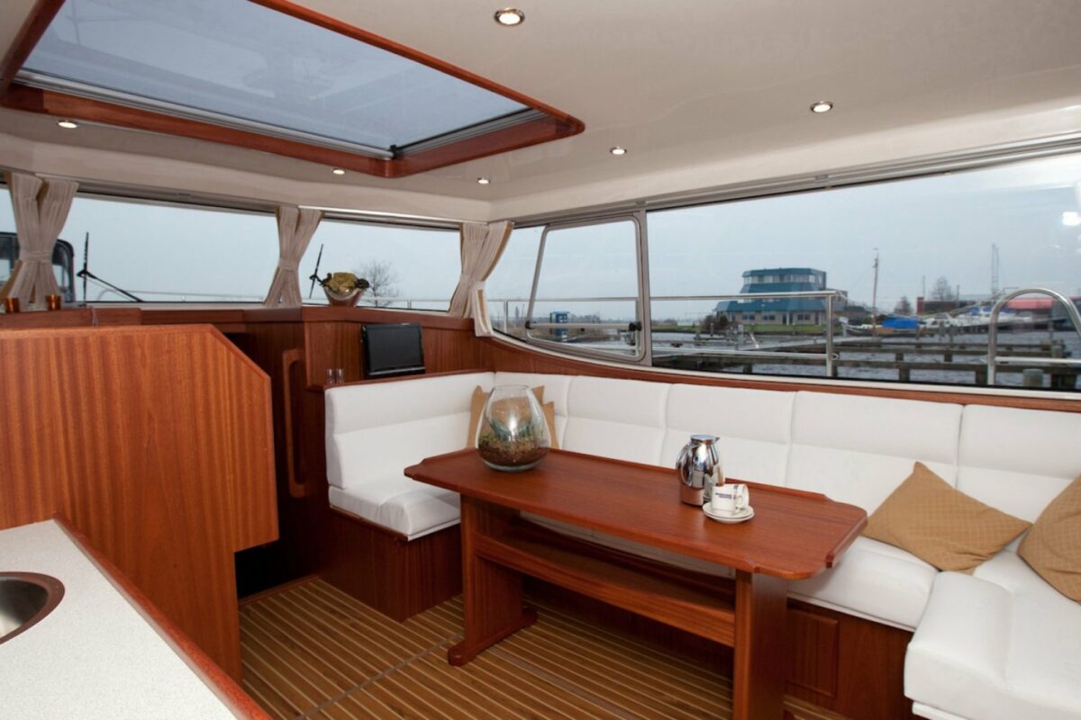 Hausboot-Neptunus-Sitzecke