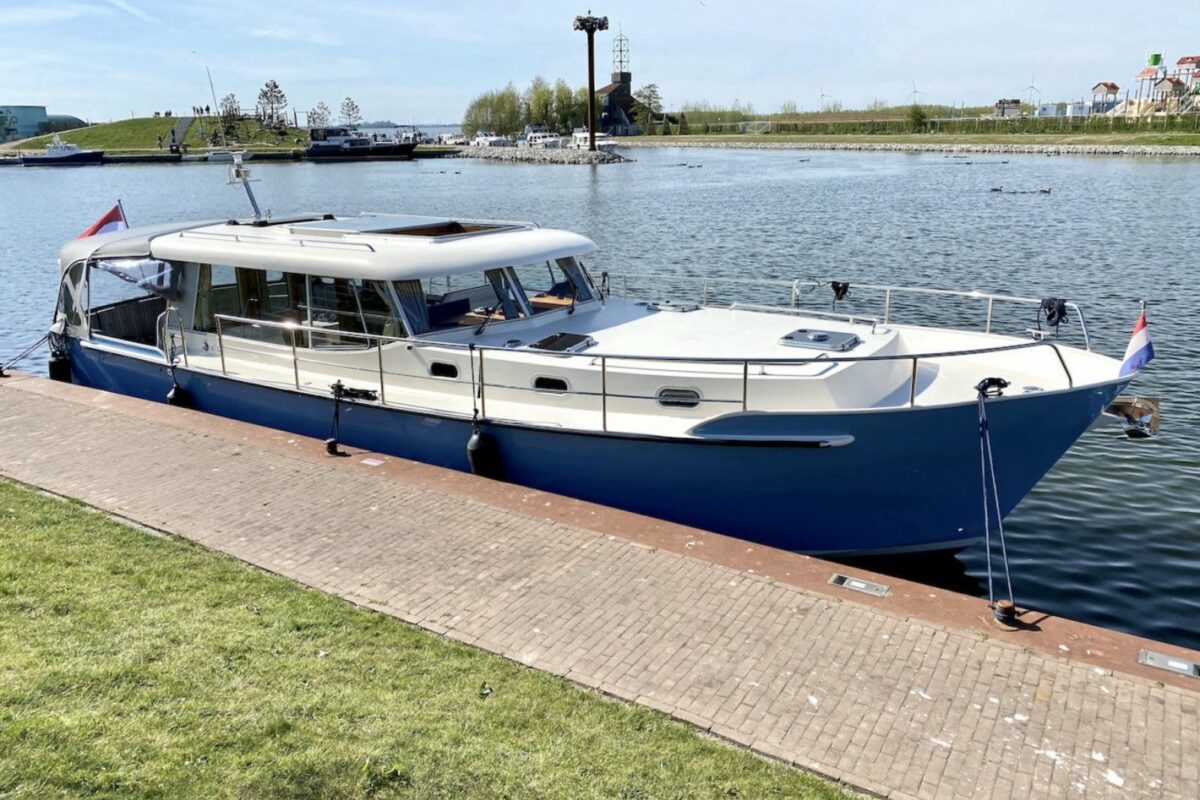 Hausboot-Neptunus-angelegt