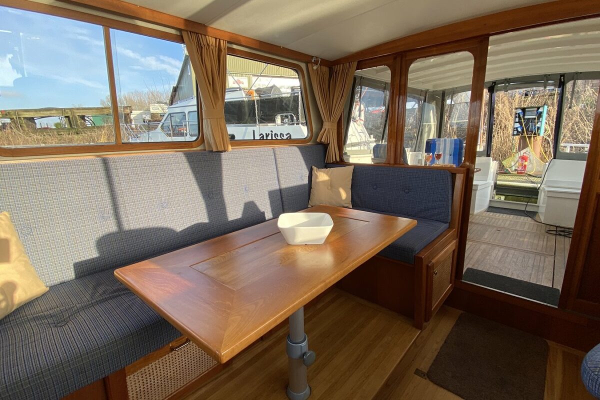 Hausboot-Pollux-Sitzecke-Salon