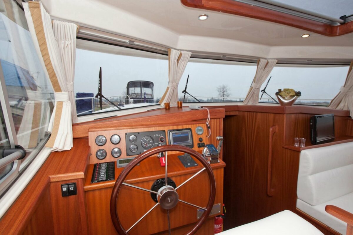 Neptunus-Hausboot-Innensteuer