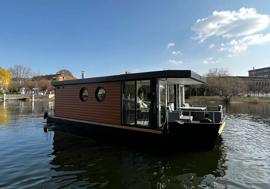 01-hausboot-noomi